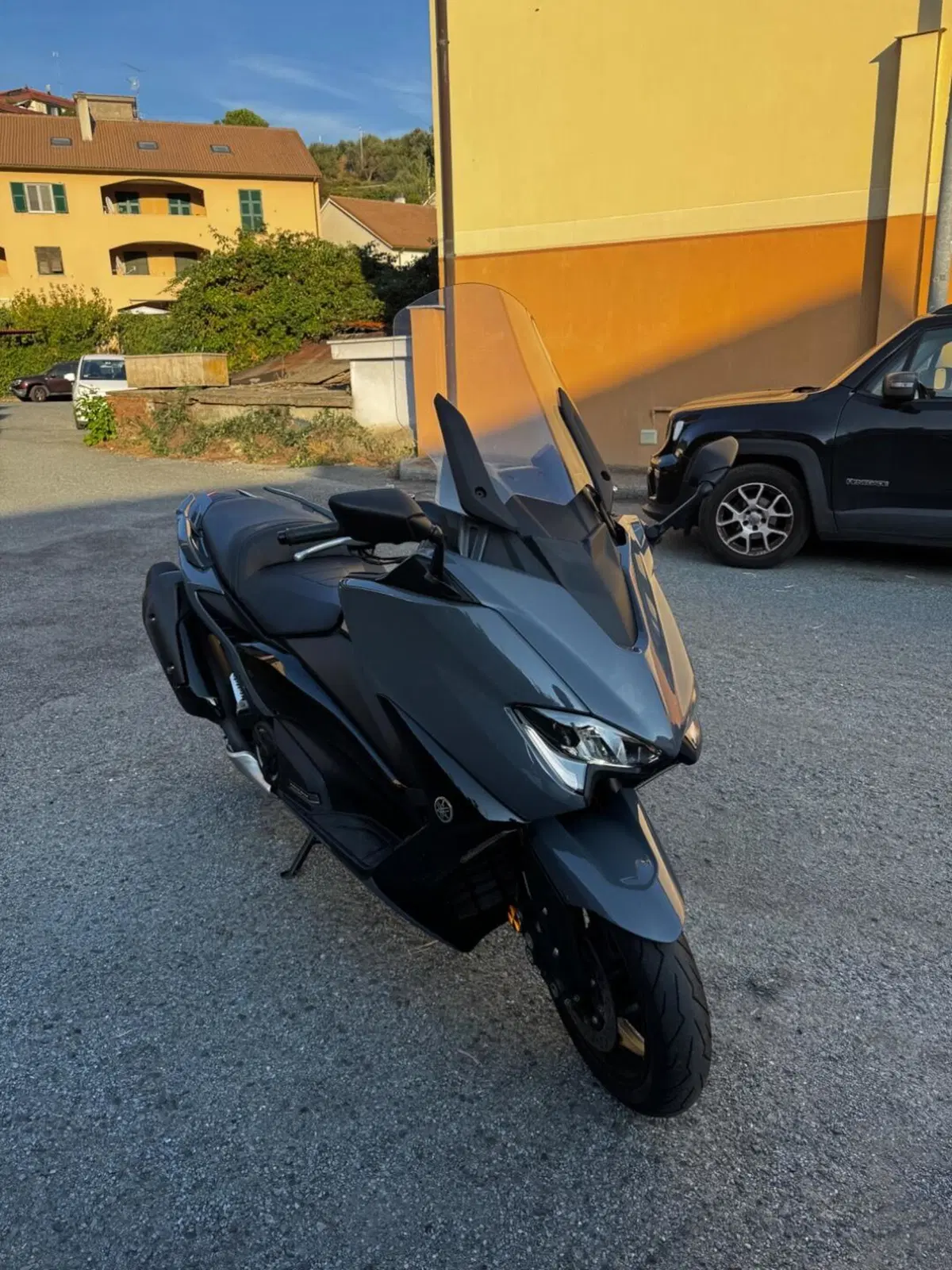 Yamaha T-Max 560 Tech Max (2021) (3)