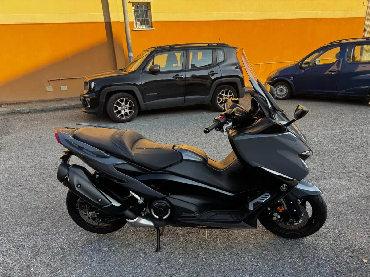 Yamaha T-Max 560 Tech Max (2021) (4)