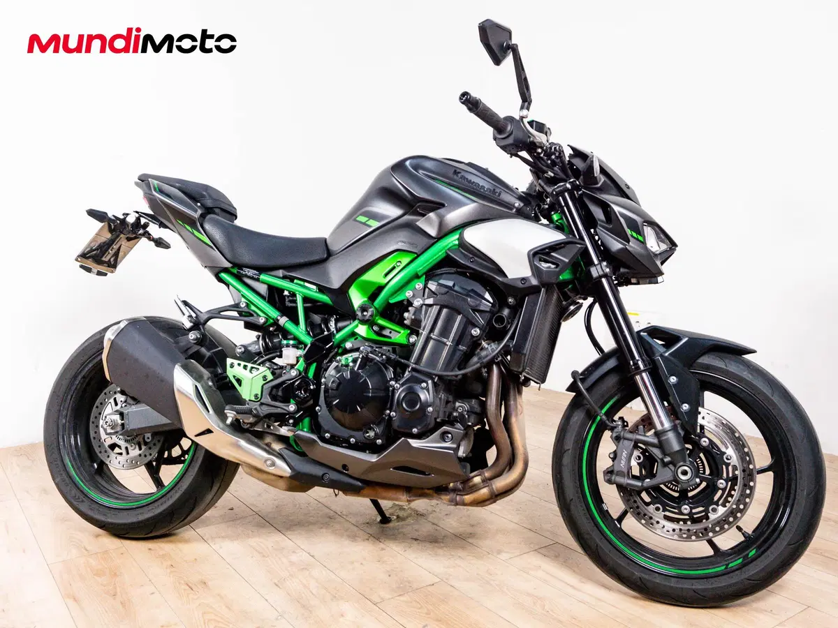 Kawasaki Z 900 (2025 - 27) (2)