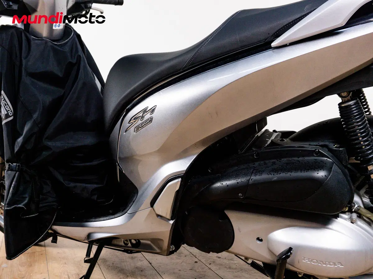 Honda SH 300 i ABS (2011 - 13) (10)