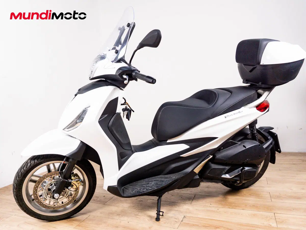 Piaggio Beverly 300 ABS-ASR (2021 - 25) (8)