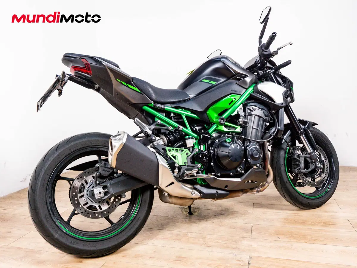 Kawasaki Z 900 (2025 - 27) (3)