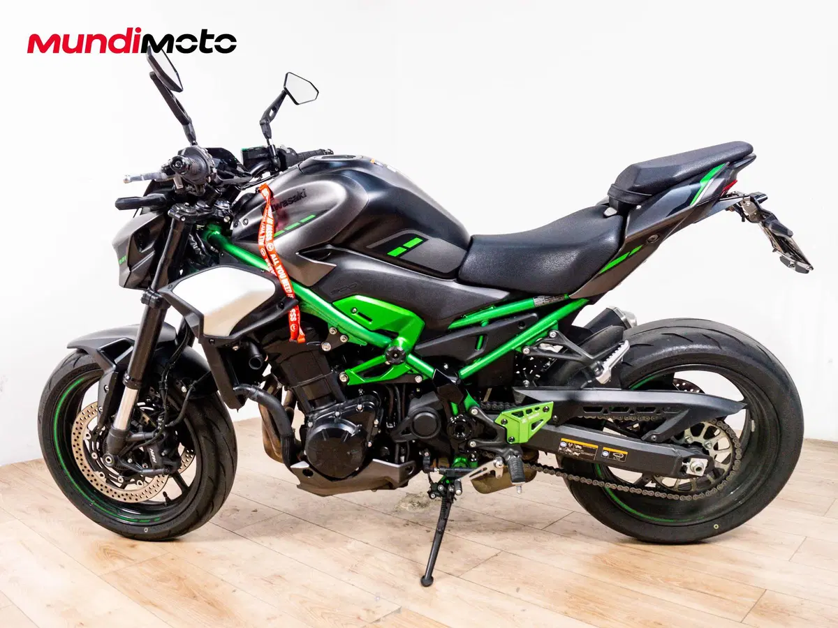 Kawasaki Z 900 (2025 - 27) (6)