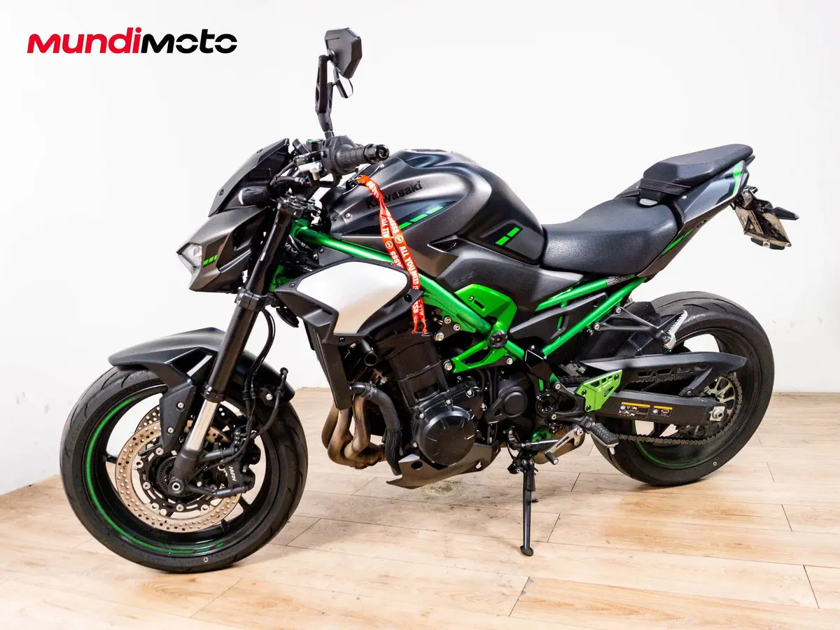 Kawasaki Z 900 (2025 - 27) (8)