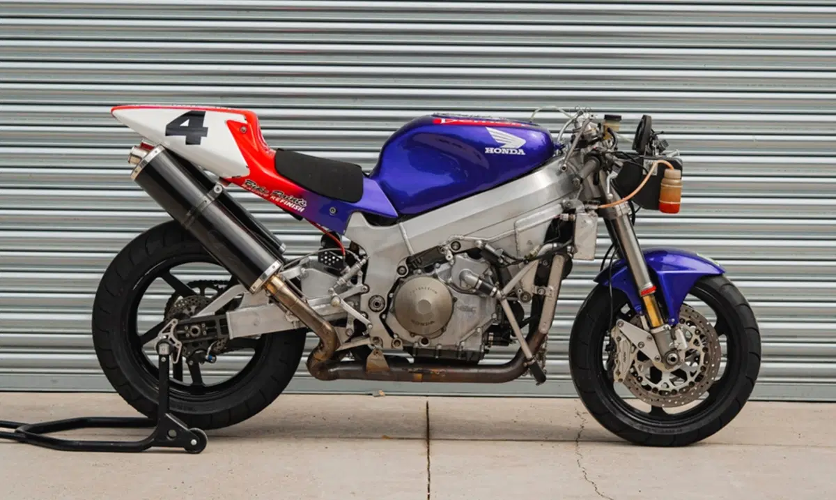Un pezzo di storia del TT in vendita: all'asta le iconiche Honda SP-1 di Dunlop e McGuinness