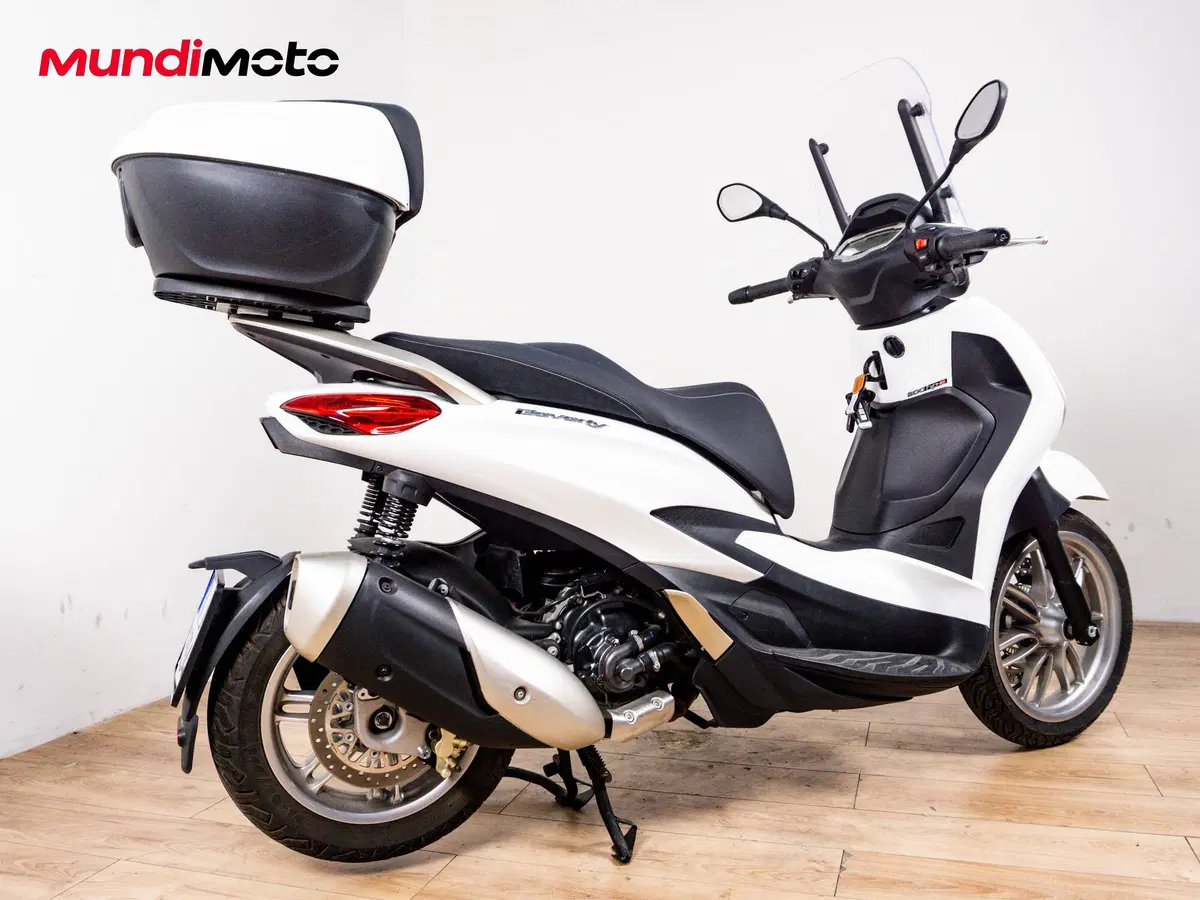 Piaggio Beverly 300 ABS-ASR (2021 - 25) (3)