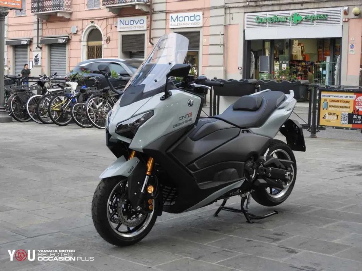 Yamaha T-Max 560 Tech Max (2025 - 26) (3)