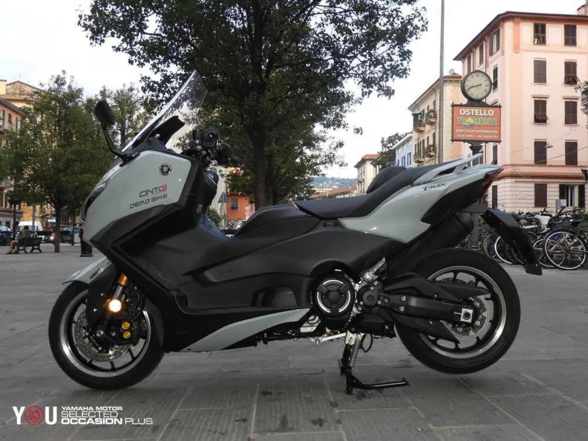 Yamaha T-Max 560 Tech Max (2025 - 26) (4)