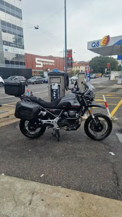 Moto Guzzi V85 TT (2021 - 23) usata