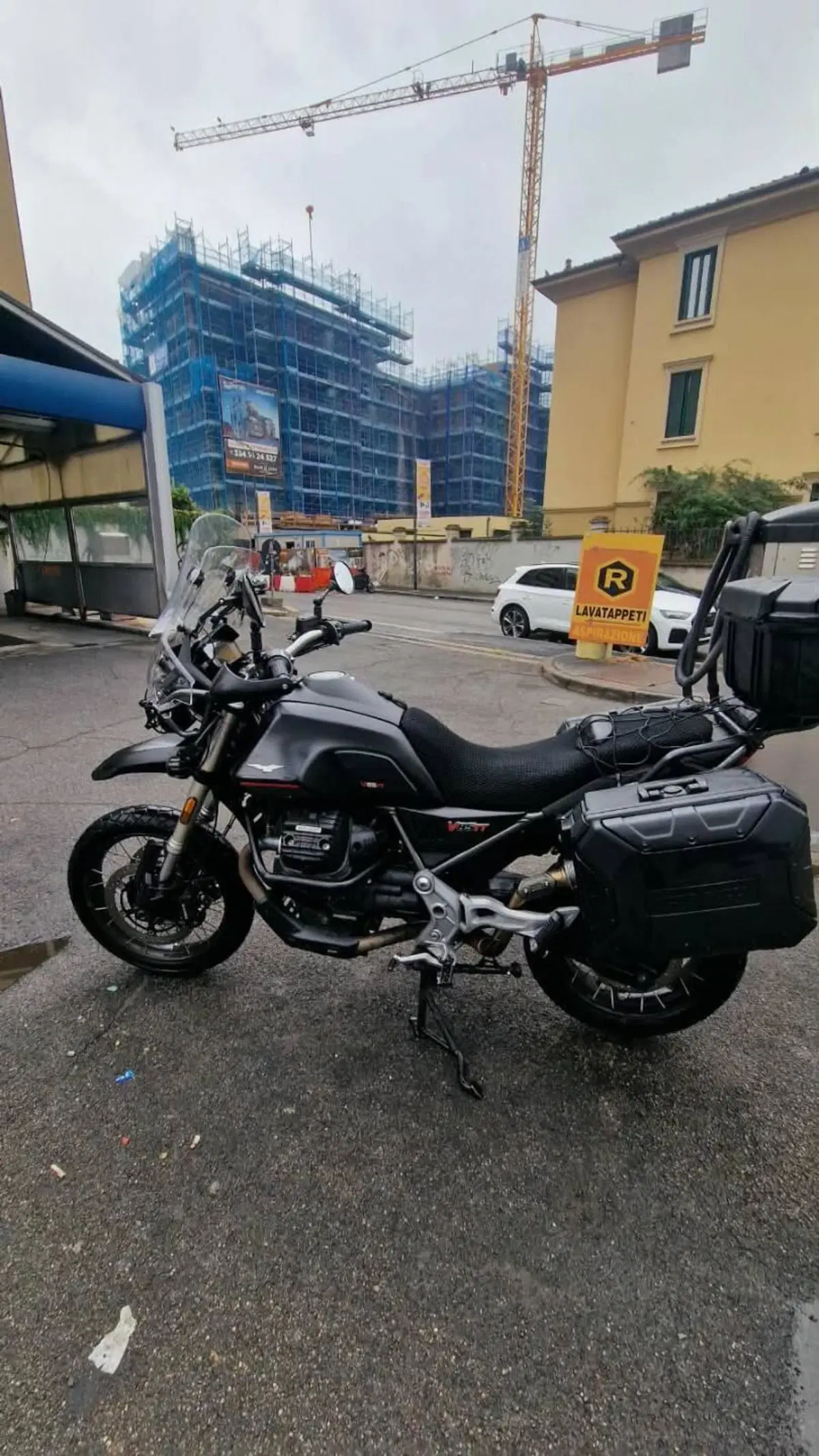 Moto Guzzi V85 TT (2021 - 23) (3)