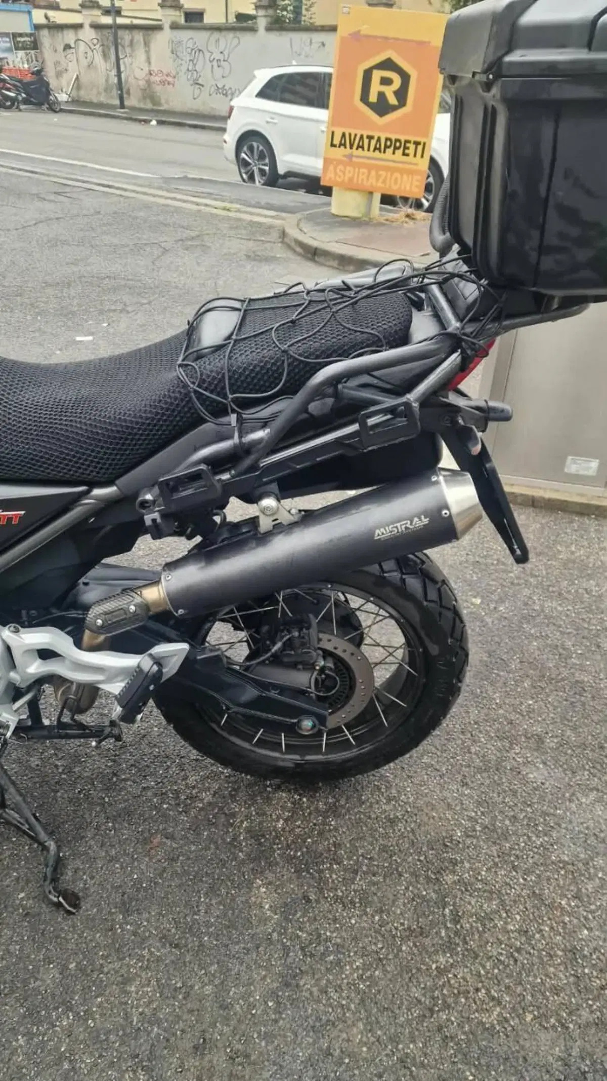 Moto Guzzi V85 TT (2021 - 23) (4)