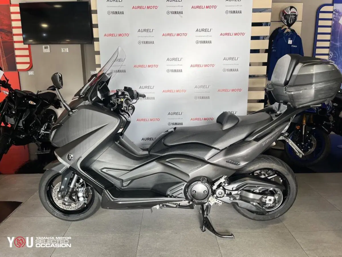 Yamaha T-Max 530 (2015 - 16) (4)