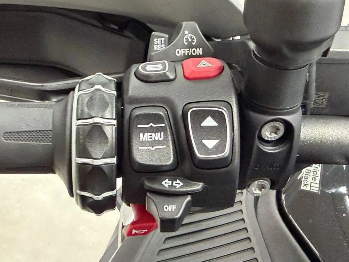 Bmw R 1300 GS Adventure Triple Black (2025 - 26) (9)