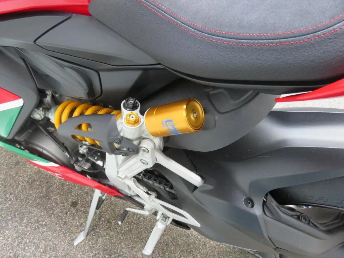 Ducati Panigale V2 Bayliss 1st Championship 20th Anniversary (2021 - 24) (14)