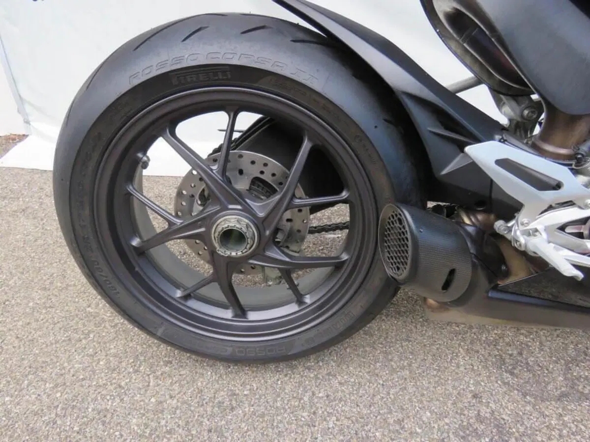 Ducati Panigale V2 Bayliss 1st Championship 20th Anniversary (2021 - 24) (12)