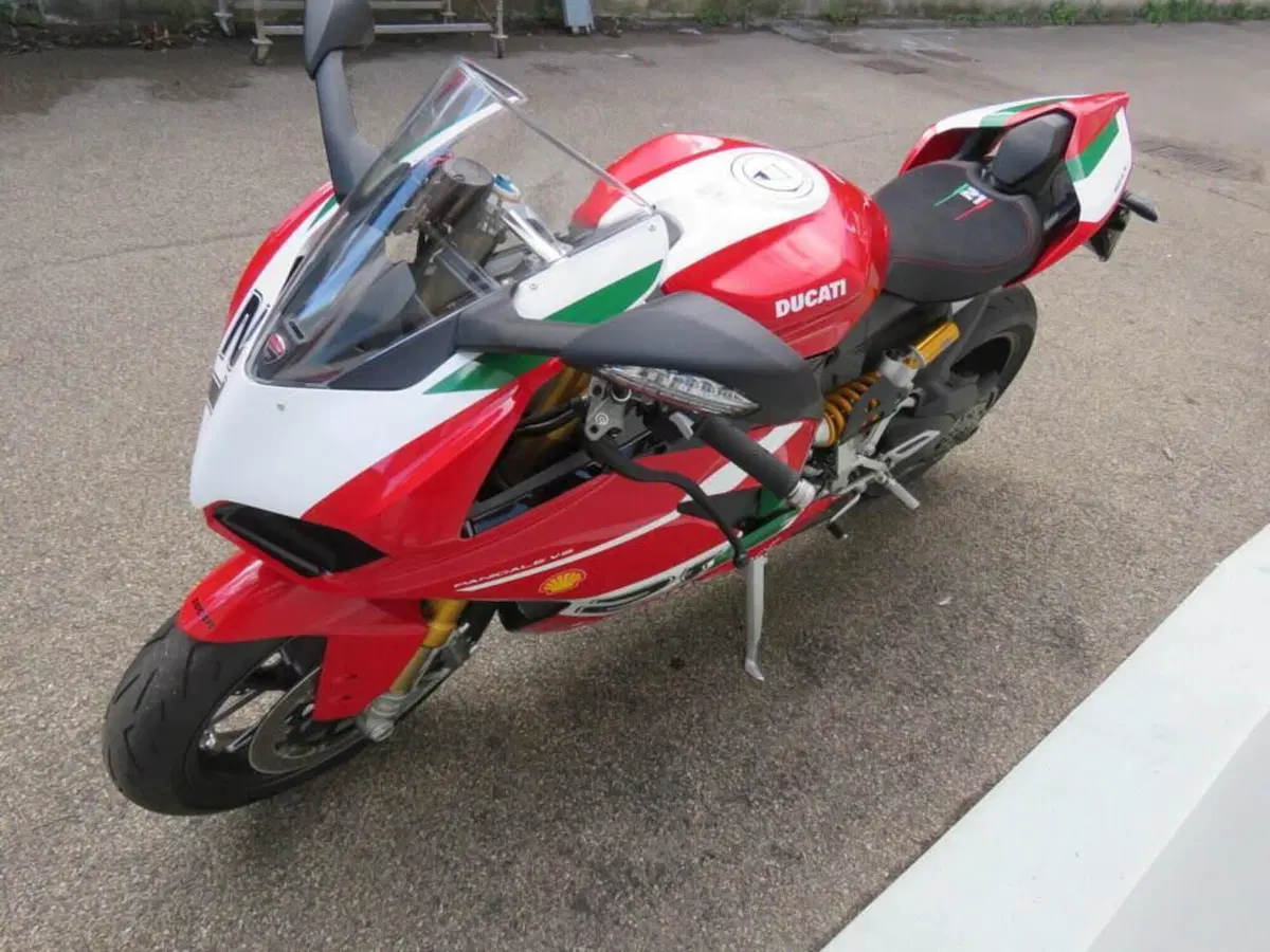 Ducati Panigale V2 Bayliss 1st Championship 20th Anniversary (2021 - 24) (6)