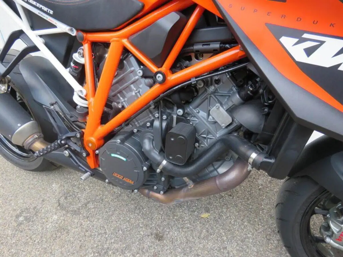 KTM 1290 Super Duke R ABS (2014 - 16) (11)