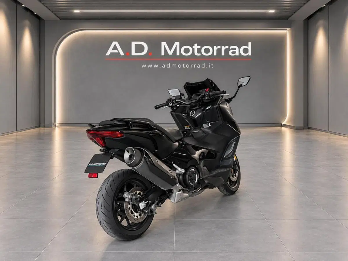 Yamaha T-Max 560 Tech Max (2022 - 24) (5)