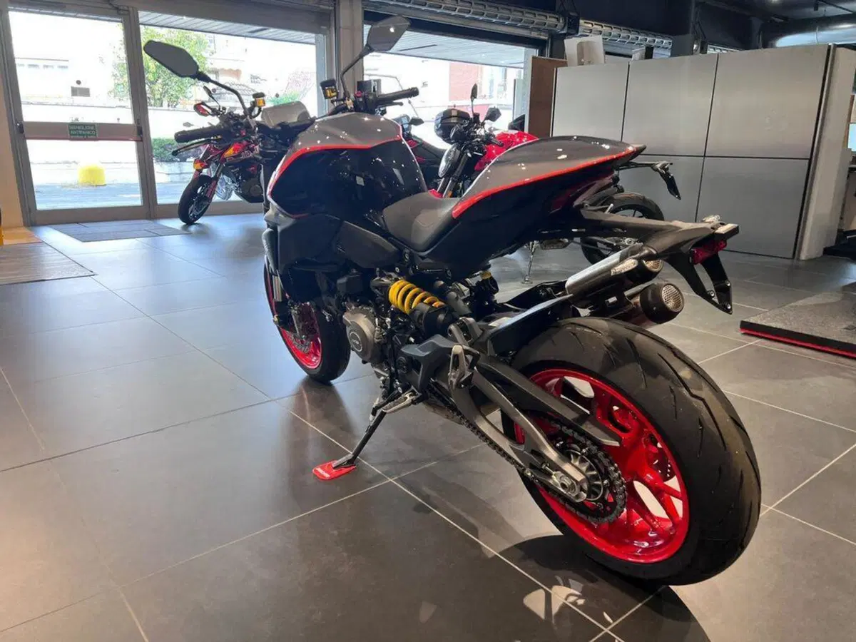 Ducati Monster 890 (2026) (5)