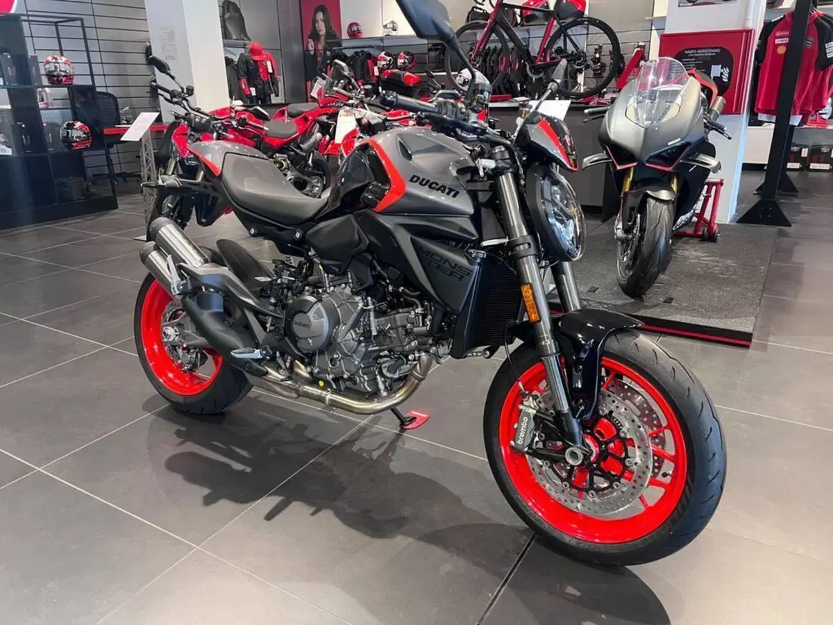 Ducati Monster 890 (2026) (2)