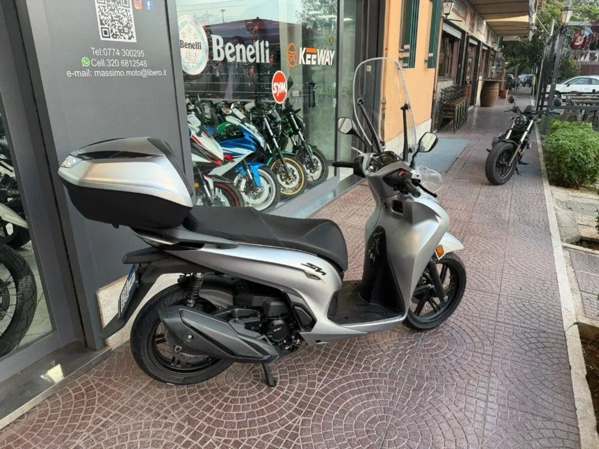 Honda SH 350 (2021 - 24) (10)