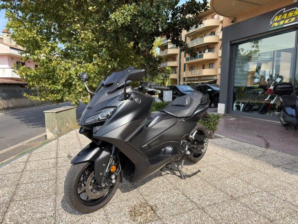 Yamaha T-Max 560 (2022 - 24)