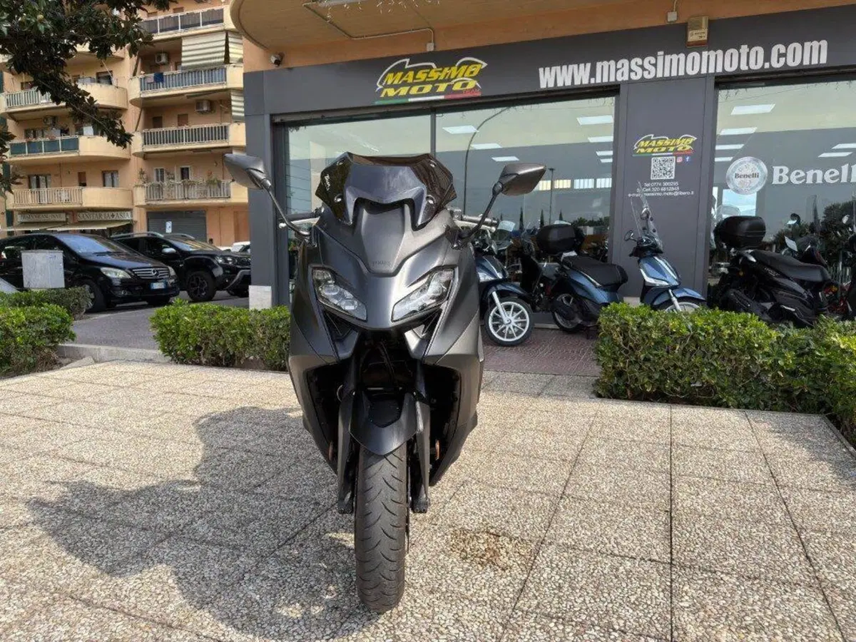 Yamaha T-Max 560 (2022 - 24) (4)