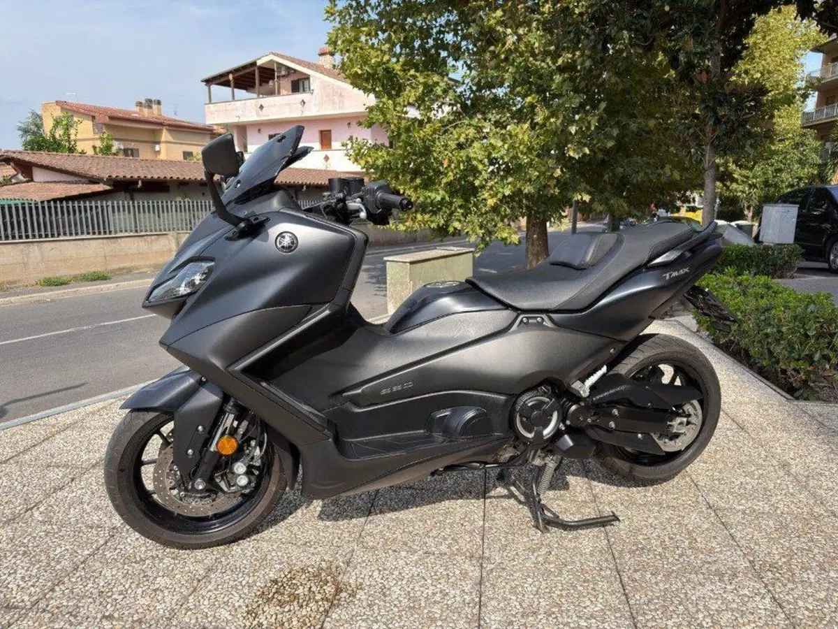 Yamaha T-Max 560 (2022 - 24) (6)
