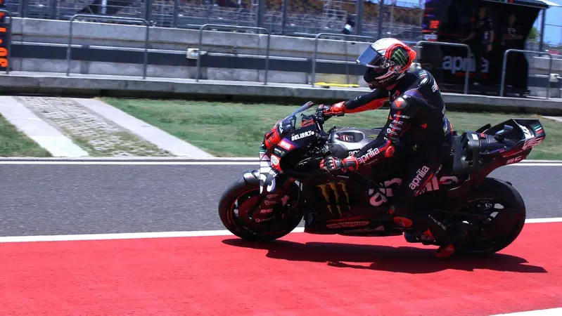 MotoGP, FP1 in Indonesia: Bezzecchi parte forte, 1°! Ma Marquez e Martin sono lì [CLASSIFICA]