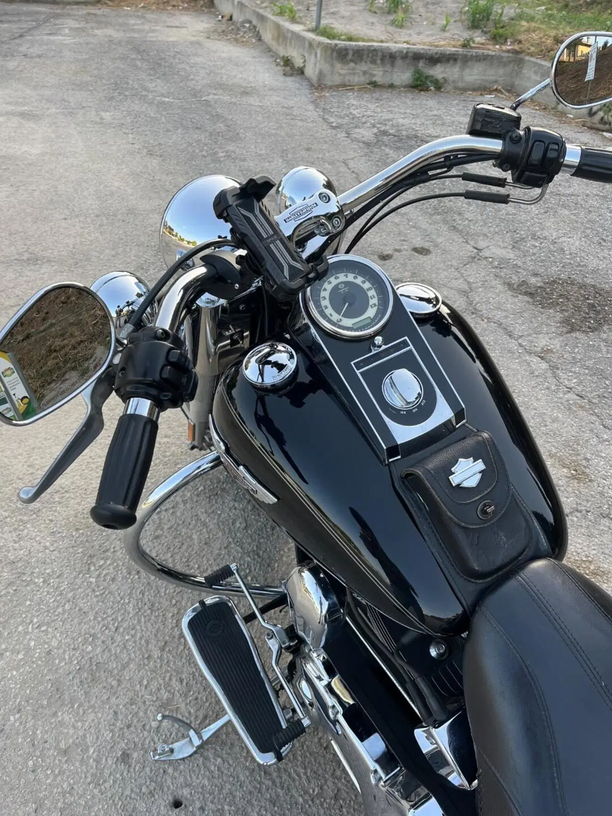 Harley-Davidson 1584 Deluxe (2007 - 08) - FLSTN (3)