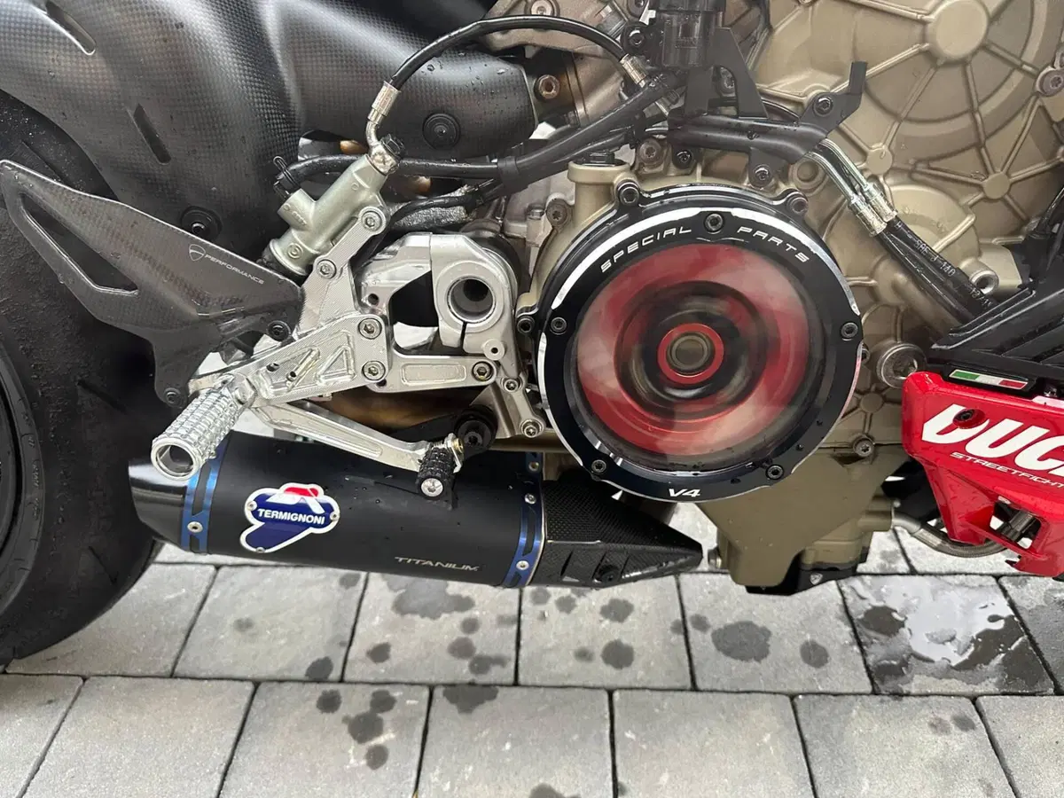 Ducati Streetfighter V4 S (2023 - 24) (5)