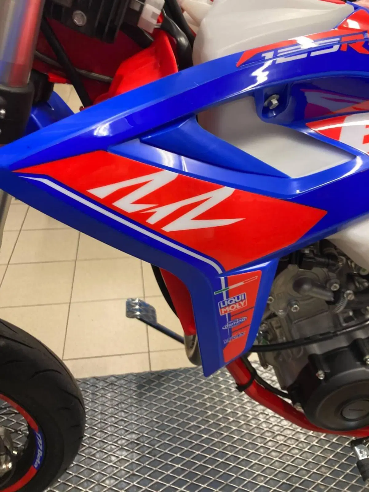 Betamotor RR 125 4T Motard R (2025 - 26) (5)
