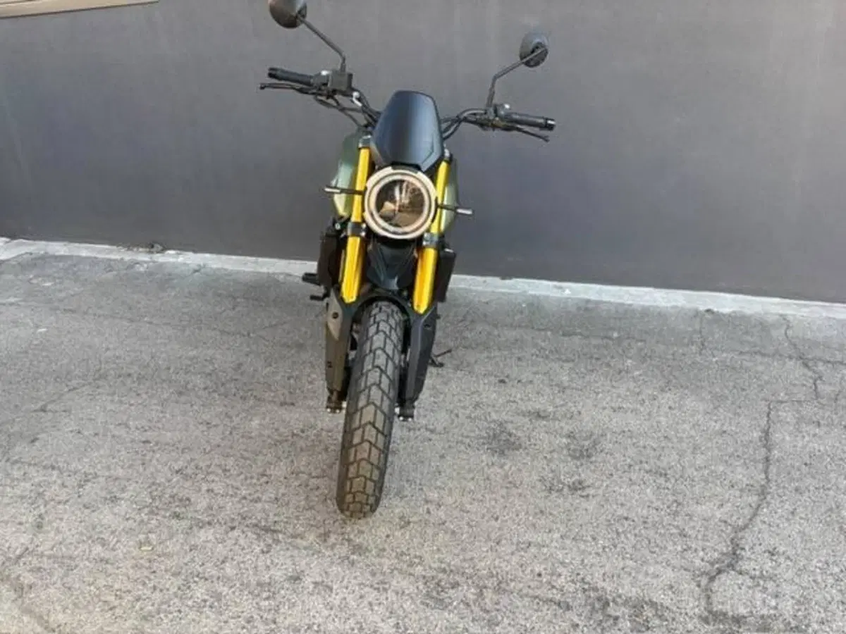 Moto Morini SEIEMMEZZO SCR (2022 - 26) (3)