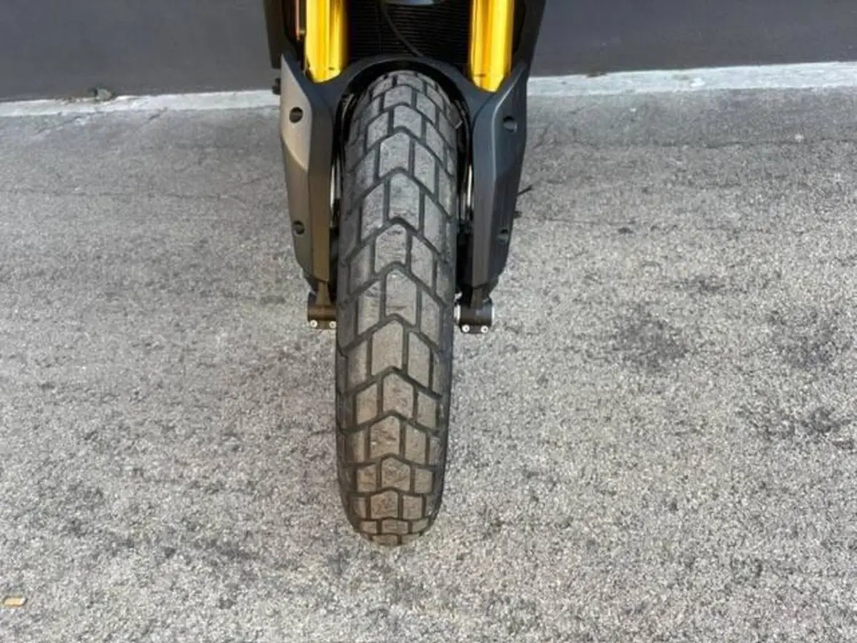 Moto Morini SEIEMMEZZO SCR (2022 - 26) (8)