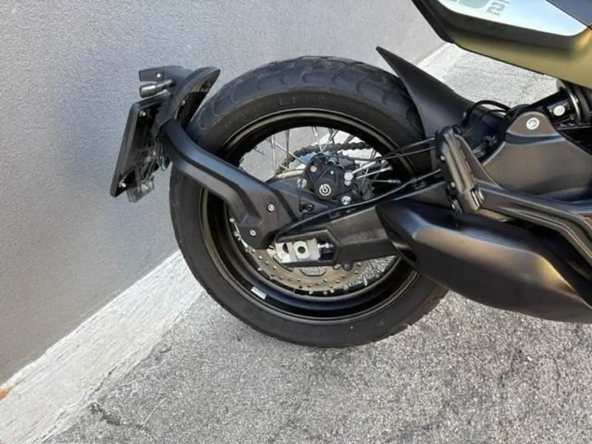 Moto Morini SEIEMMEZZO SCR (2022 - 26) (9)