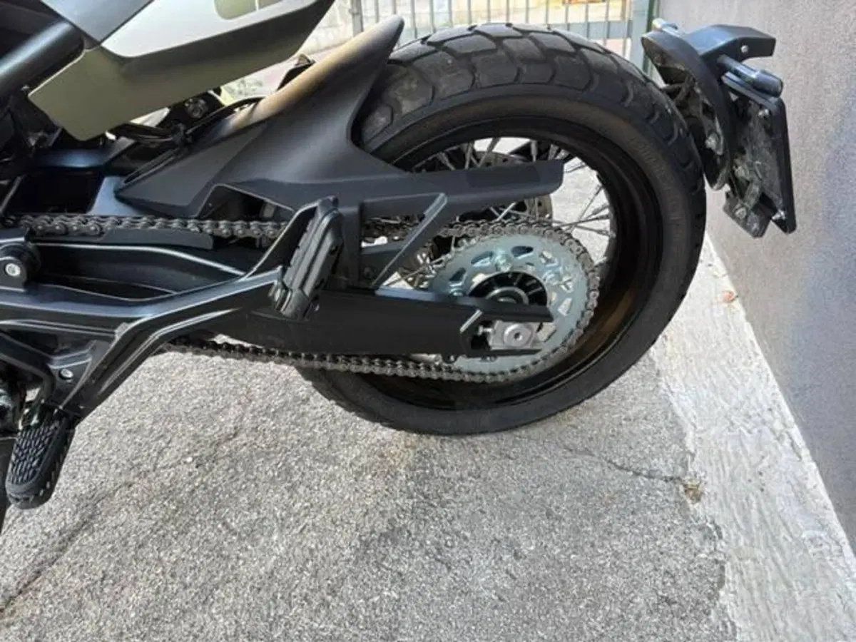 Moto Morini SEIEMMEZZO SCR (2022 - 26) (10)