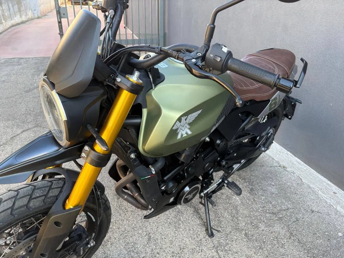 Moto Morini SEIEMMEZZO SCR (2022 - 26) (12)