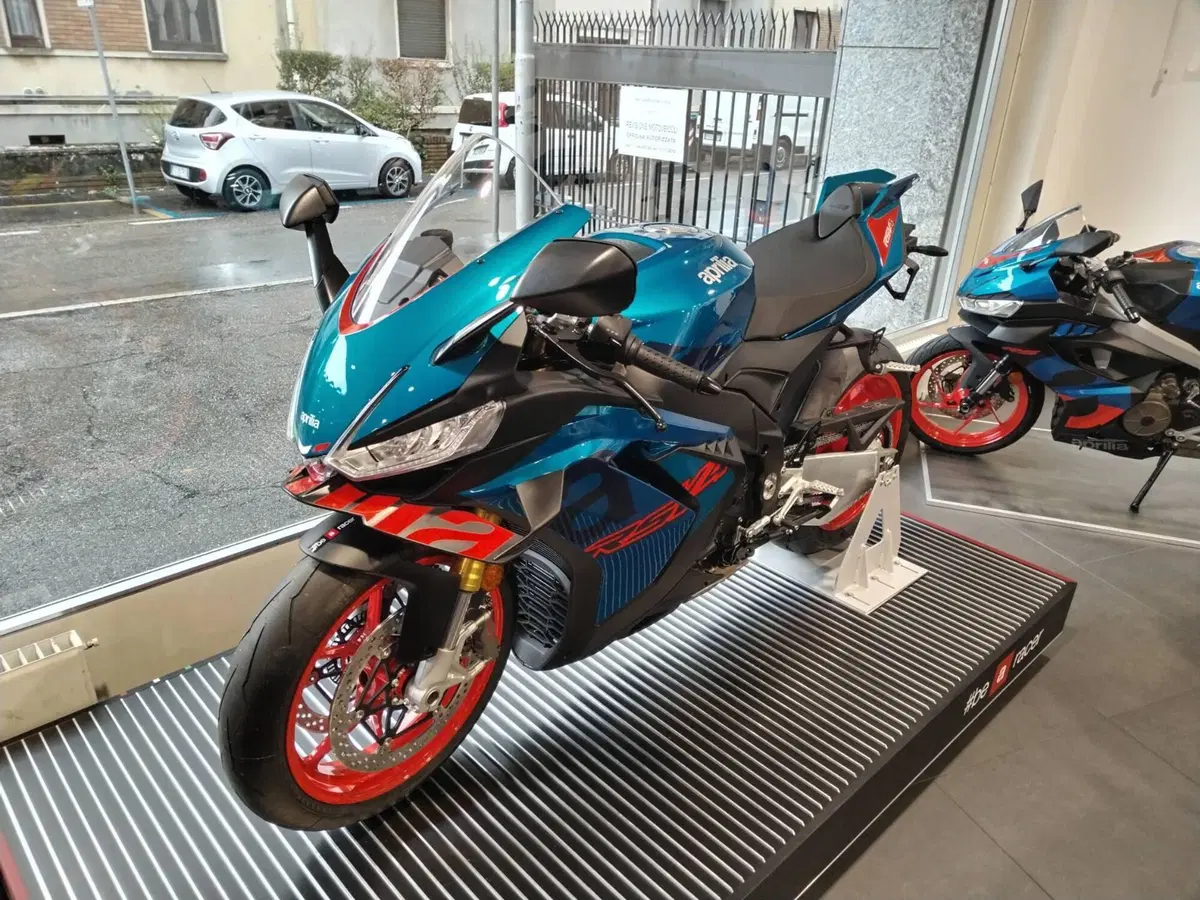 Aprilia RSV4 1100 (2025 - 26) (2)