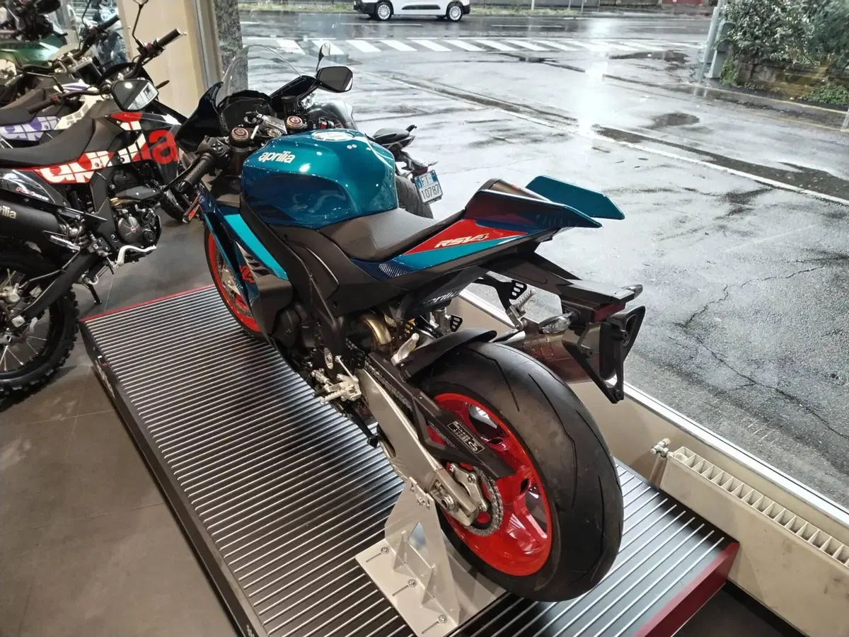 Aprilia RSV4 1100 (2025 - 26) (3)