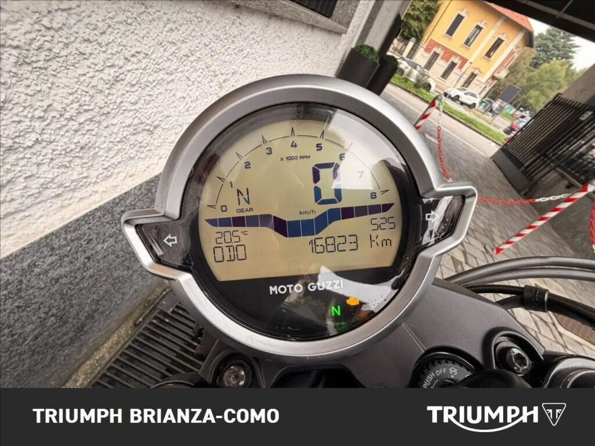 Moto Guzzi V7 850 Stone Special Abs (2021) (8)