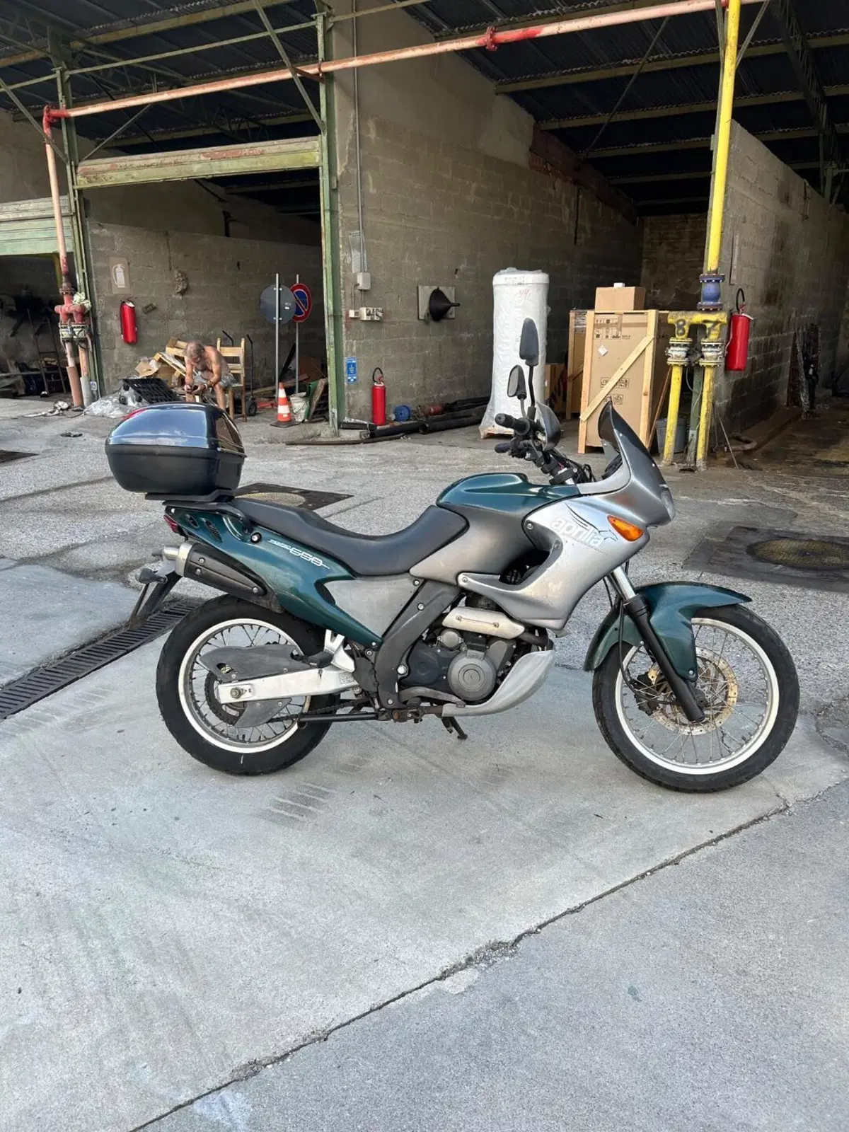 Aprilia Pegaso 650 IE (2001 - 02)