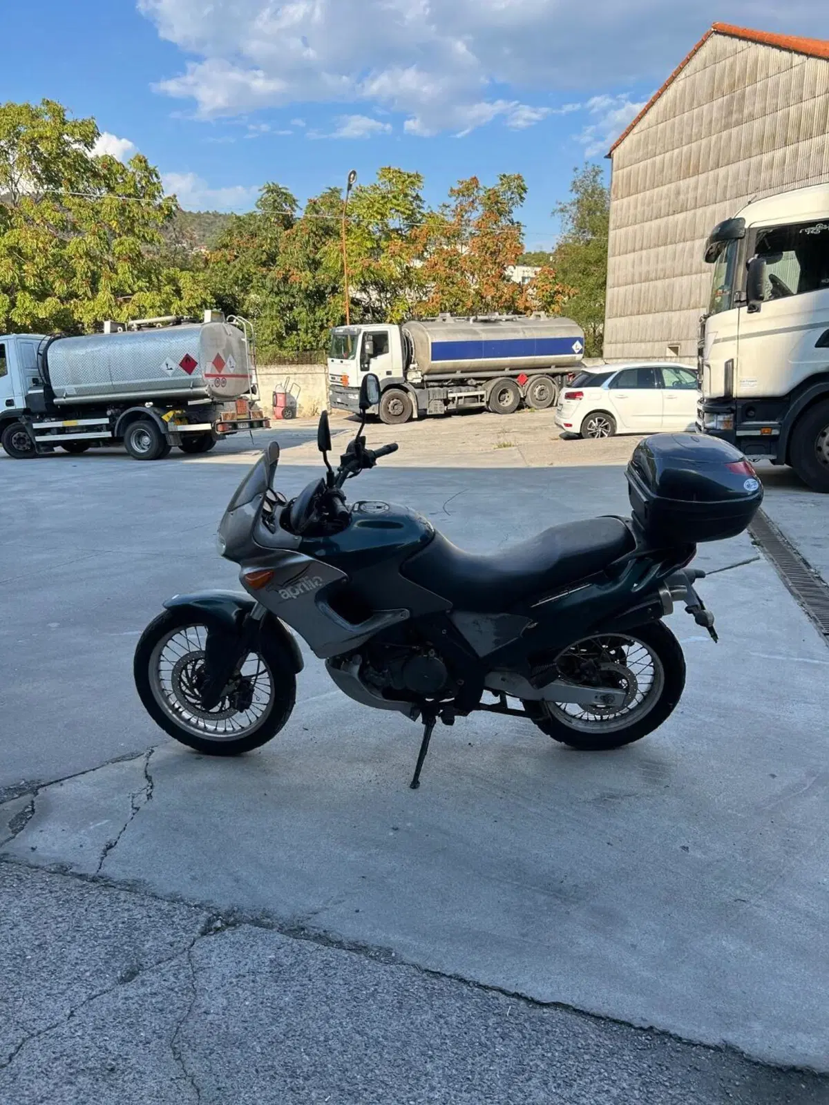 Aprilia Pegaso 650 IE (2001 - 02) (2)