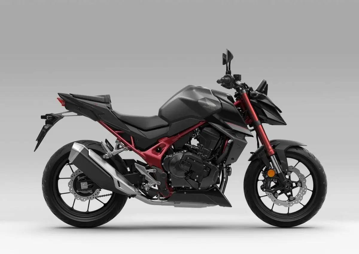 Honda CB 750 Hornet (2026) (3)