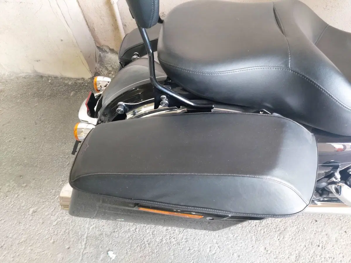 Harley-Davidson 1690 Street Glide Special (2014 - 16) - FLHX (5)