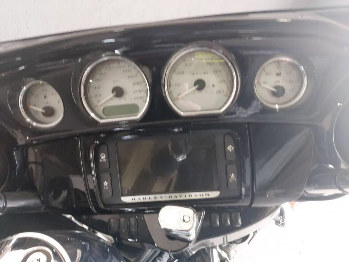 Harley-Davidson 1690 Street Glide Special (2014 - 16) - FLHX (3)