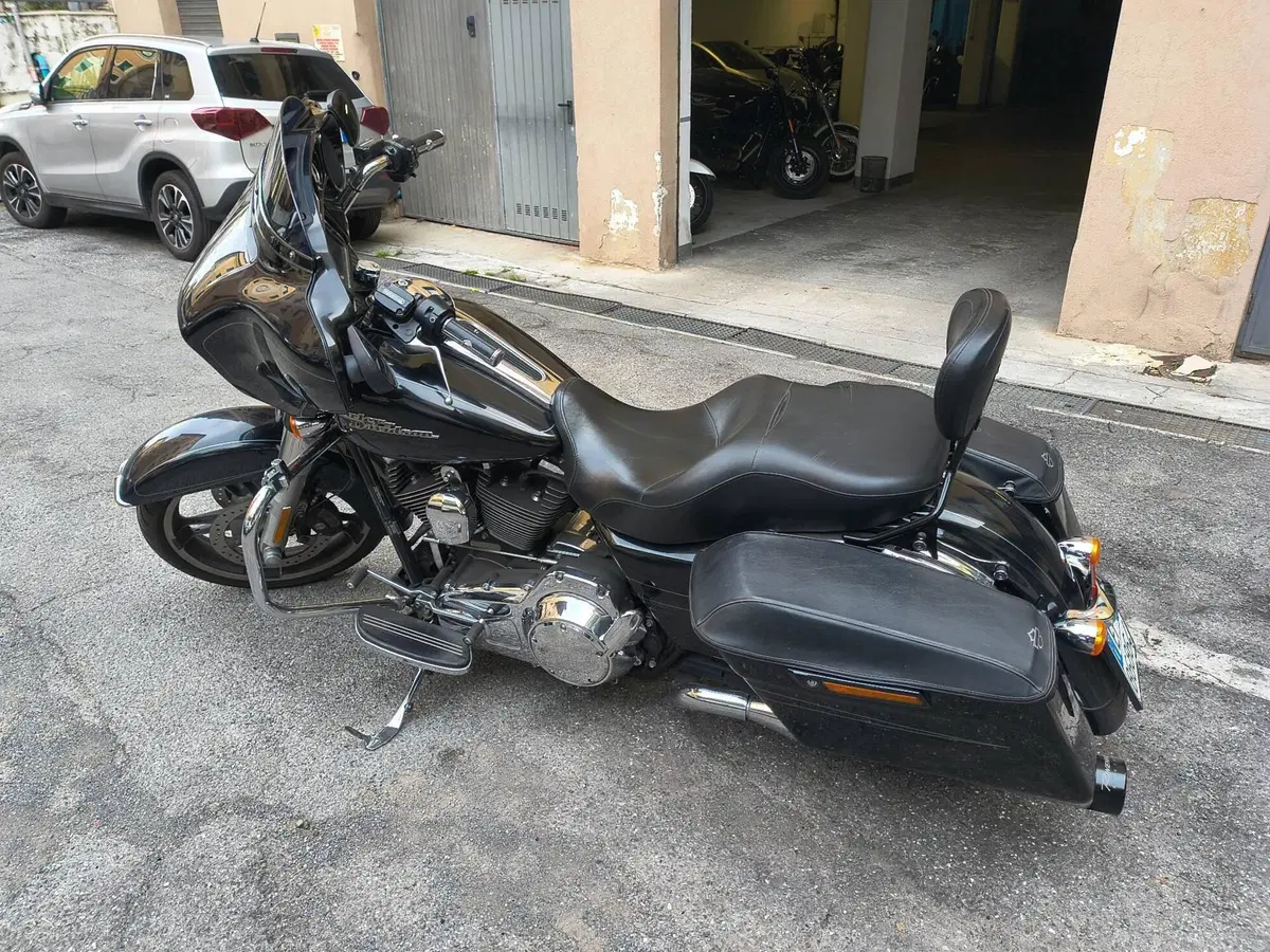 Harley-Davidson 1690 Street Glide Special (2014 - 16) - FLHX (18)