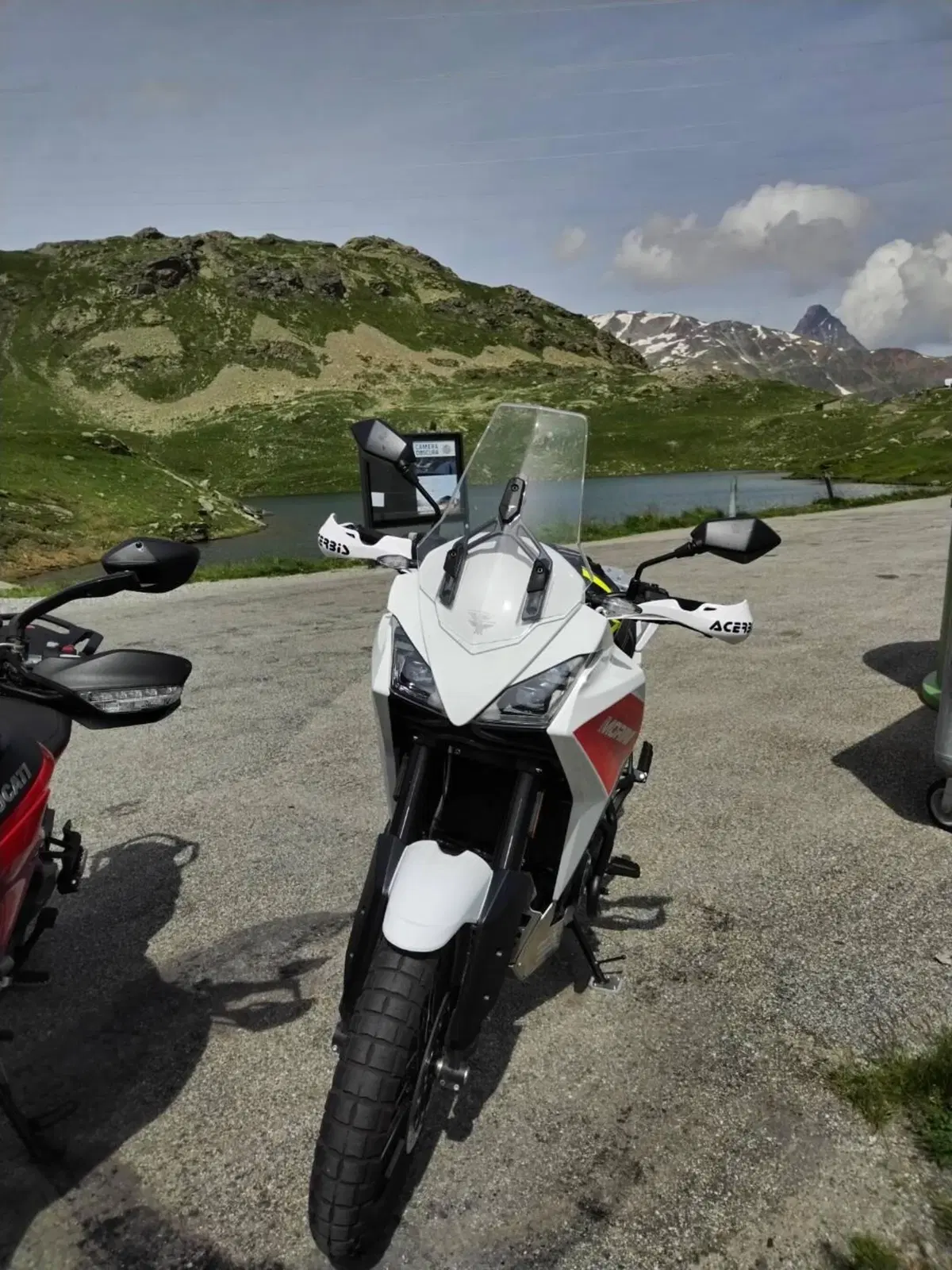 Moto Morini X-Cape 650 (2021 - 26) (3)