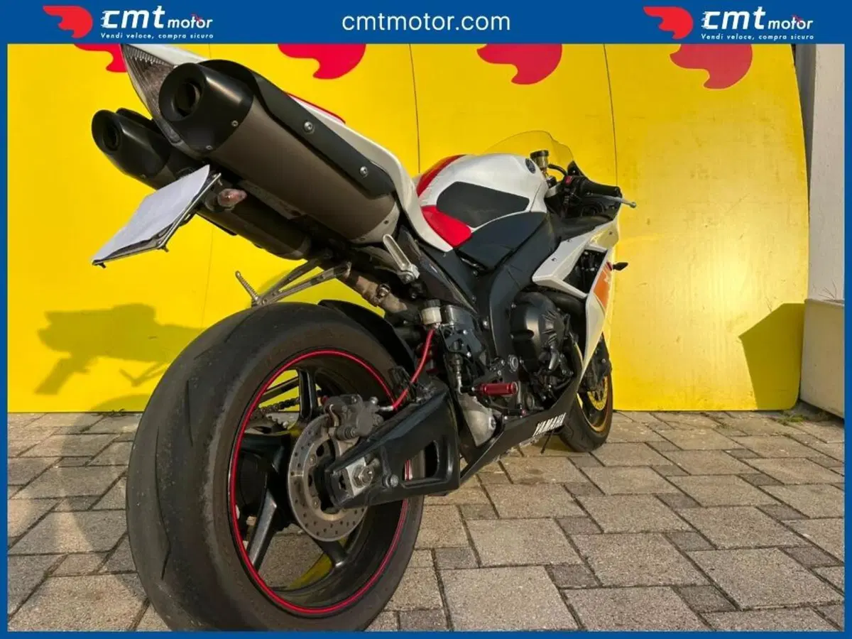 Yamaha YZF R1 (2009 - 11) (4)