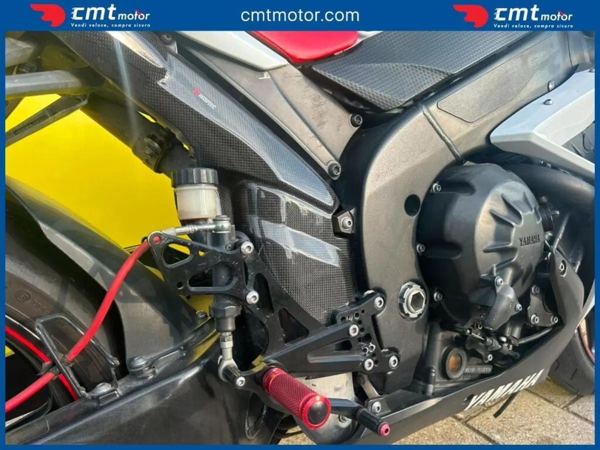Yamaha YZF R1 (2009 - 11) (7)
