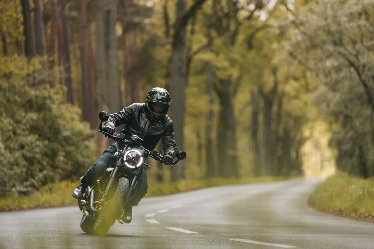 Nolan presenta X-804 ST: il DNA della pista incontra l'eleganza su strada (6)